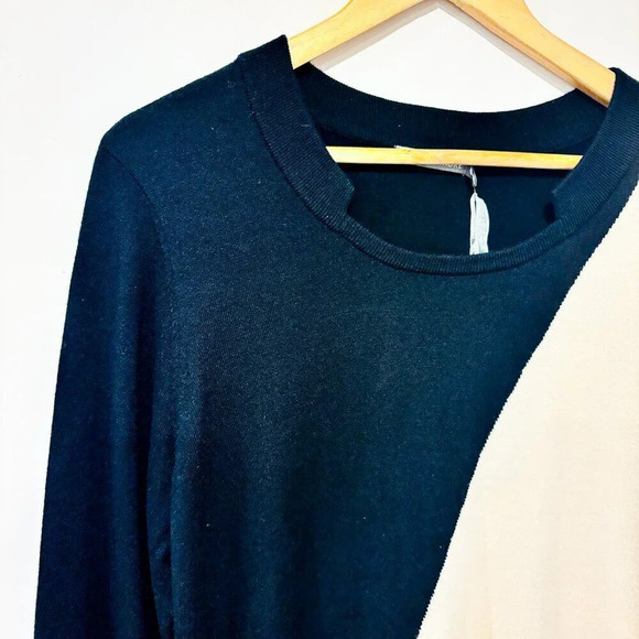 ERIC ALEXANDRE Two-Tone Black & Beige Asymmetric Tunic Sweater | Medium * - Picture 2 of 9